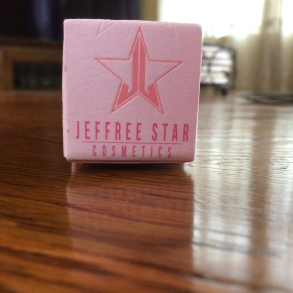 Jeffree Star Velvet Trap in Fire Starter Lipstick .12 oz - Picture 5 of 6